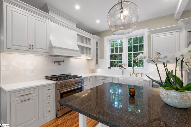 206 S Adair Street, Clinton, SC 29325