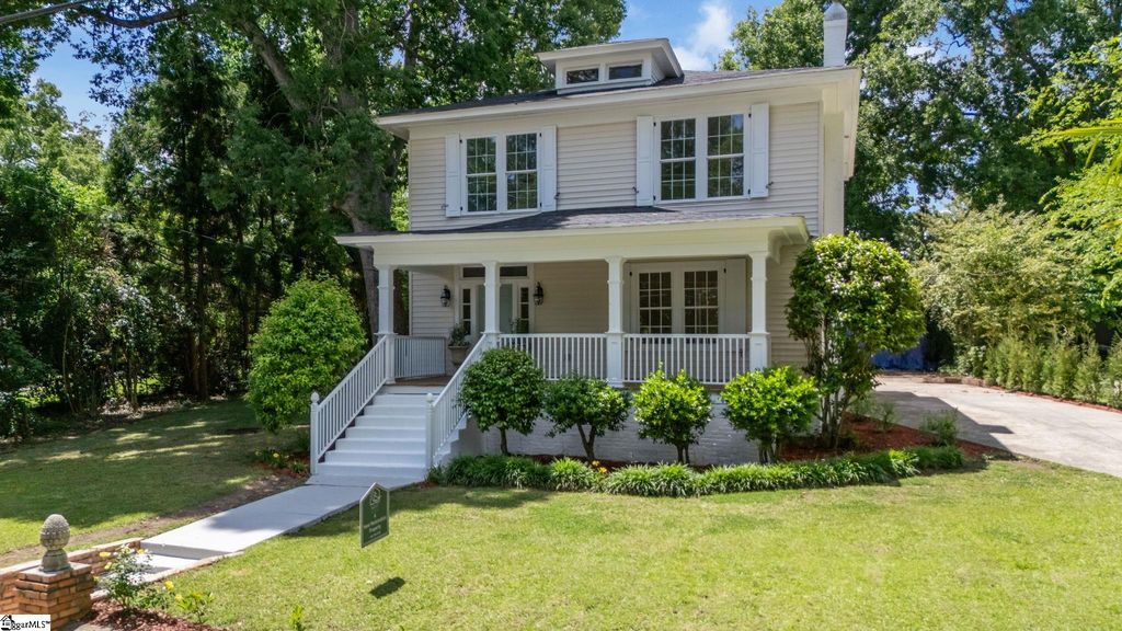 206 S Adair Street, Clinton, SC 29325
