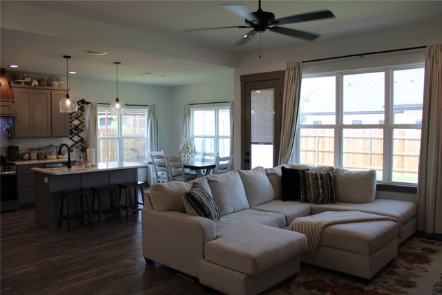 9221 Parkview, Tolar, TX 76476