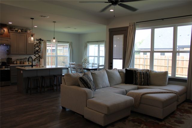 9221 Parkview, Tolar, TX 76476