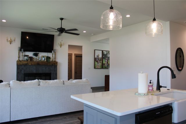 9221 Parkview, Tolar, TX 76476