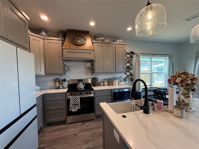 9221 Parkview, Tolar, TX 76476