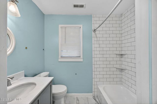 18 Hampton Drive, Castle Hayne, NC 28429