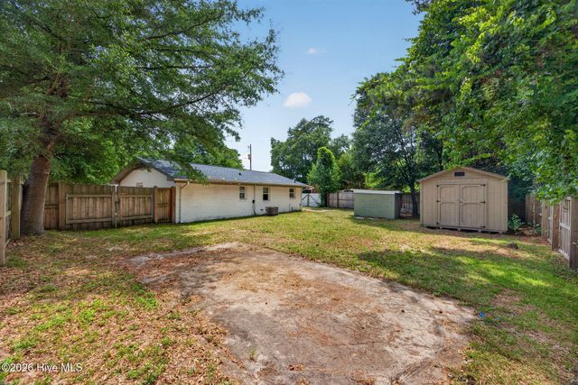 18 Hampton Drive, Castle Hayne, NC 28429