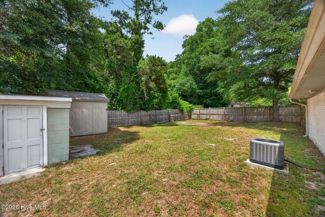 18 Hampton Drive, Castle Hayne, NC 28429