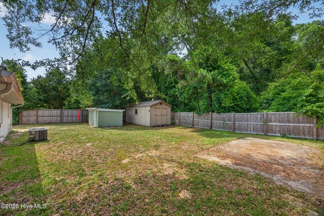 18 Hampton Drive, Castle Hayne, NC 28429
