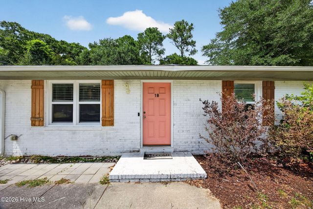 18 Hampton Drive, Castle Hayne, NC 28429