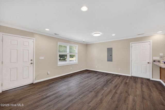 18 Hampton Drive, Castle Hayne, NC 28429