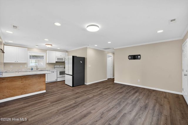 18 Hampton Drive, Castle Hayne, NC 28429