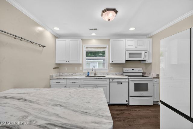 18 Hampton Drive, Castle Hayne, NC 28429