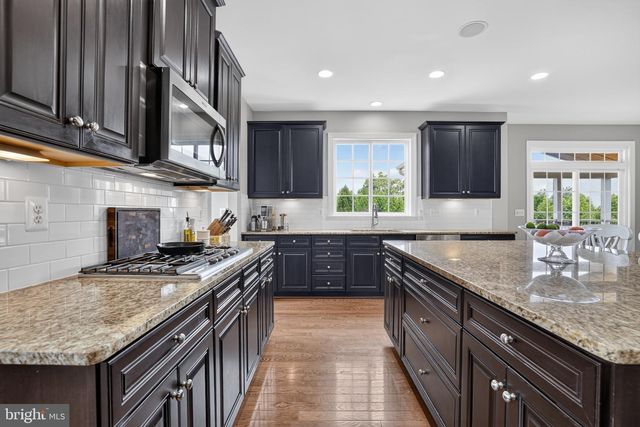 41858 FARNBOROUGH PL, Leesburg, VA 20176