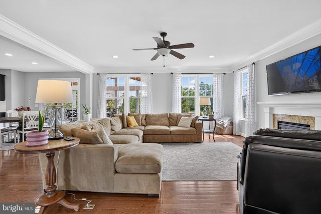41858 FARNBOROUGH PL, Leesburg, VA 20176