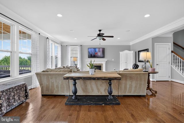 41858 FARNBOROUGH PL, Leesburg, VA 20176