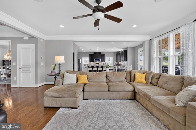 41858 FARNBOROUGH PL, Leesburg, VA 20176