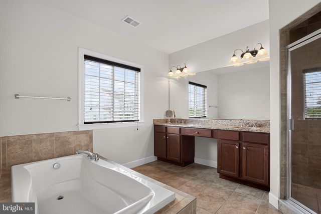 41858 FARNBOROUGH PL, Leesburg, VA 20176