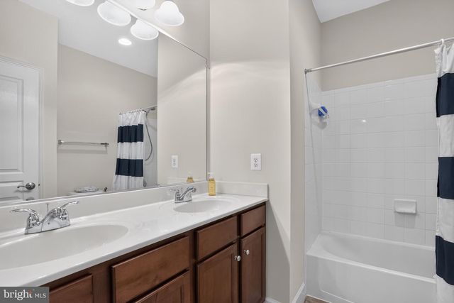 41858 FARNBOROUGH PL, Leesburg, VA 20176