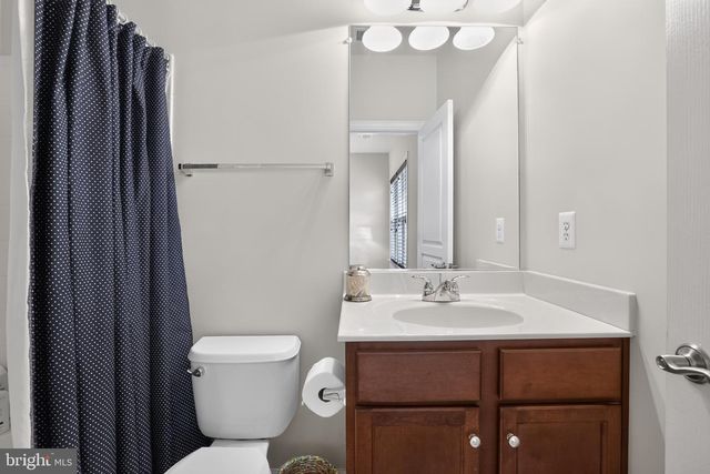 41858 FARNBOROUGH PL, Leesburg, VA 20176