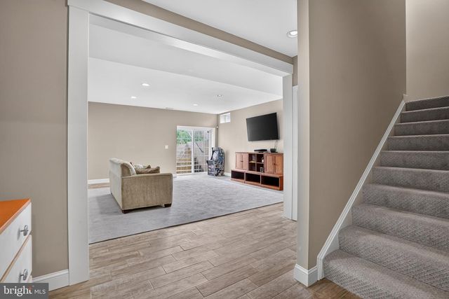 41858 FARNBOROUGH PL, Leesburg, VA 20176