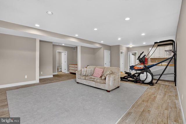 41858 FARNBOROUGH PL, Leesburg, VA 20176