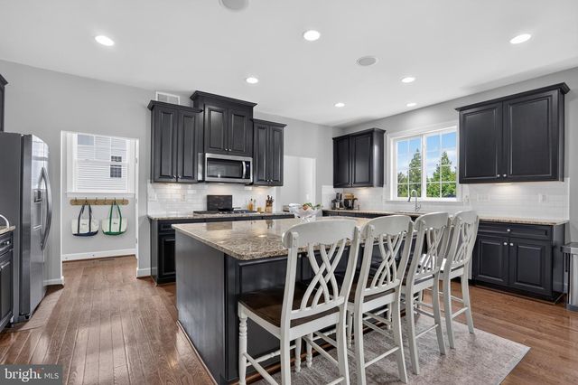 41858 FARNBOROUGH PL, Leesburg, VA 20176