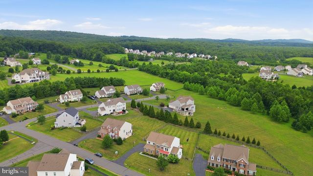 41858 FARNBOROUGH PL, Leesburg, VA 20176
