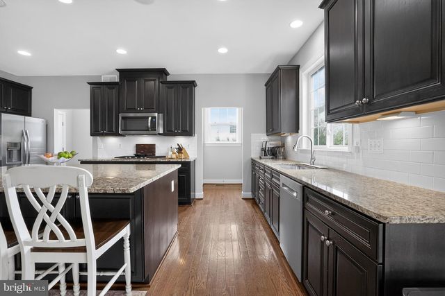 41858 FARNBOROUGH PL, Leesburg, VA 20176