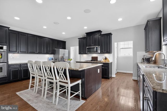 41858 FARNBOROUGH PL, Leesburg, VA 20176
