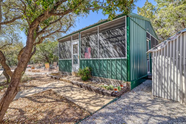 496 County Road 246, Hondo, TX 78861