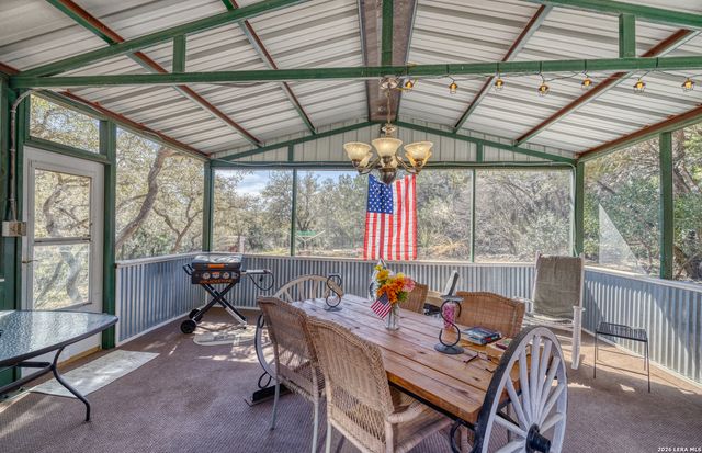 496 County Road 246, Hondo, TX 78861