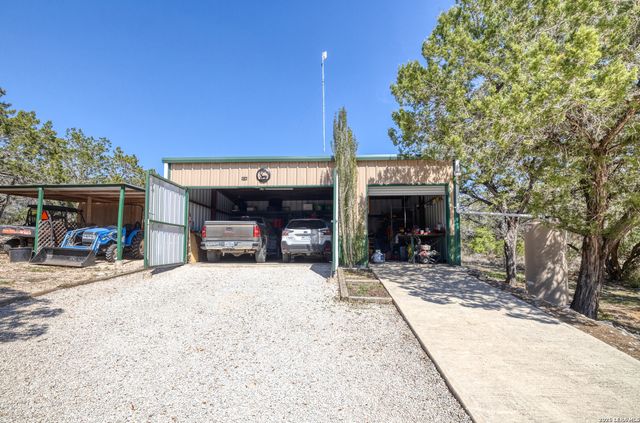 496 County Road 246, Hondo, TX 78861