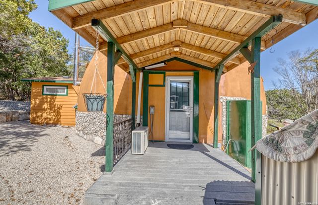 496 County Road 246, Hondo, TX 78861