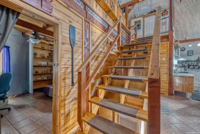 496 County Road 246, Hondo, TX 78861