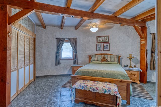 496 County Road 246, Hondo, TX 78861