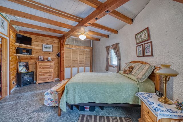 496 County Road 246, Hondo, TX 78861