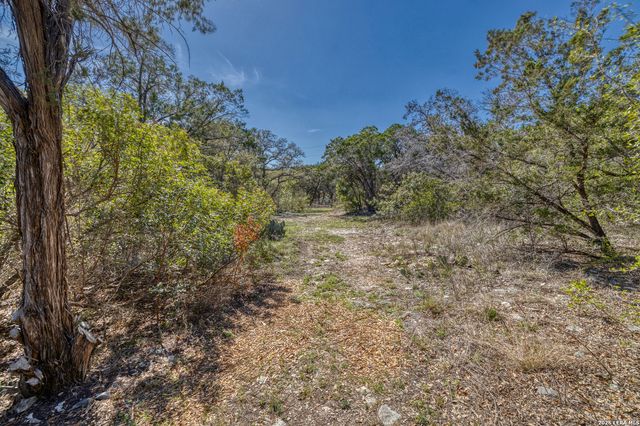496 County Road 246, Hondo, TX 78861