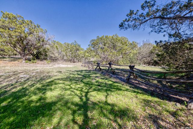496 County Road 246, Hondo, TX 78861