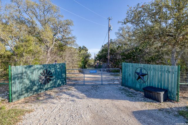 496 County Road 246, Hondo, TX 78861