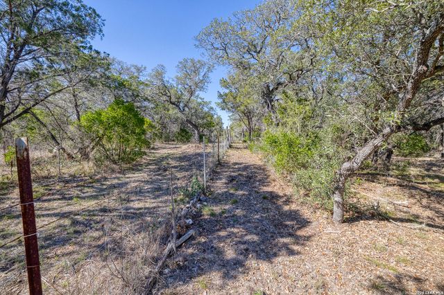 496 County Road 246, Hondo, TX 78861