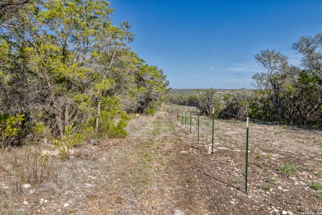 496 County Road 246, Hondo, TX 78861