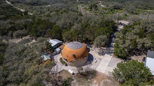 496 County Road 246, Hondo, TX 78861