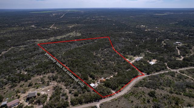 496 County Road 246, Hondo, TX 78861