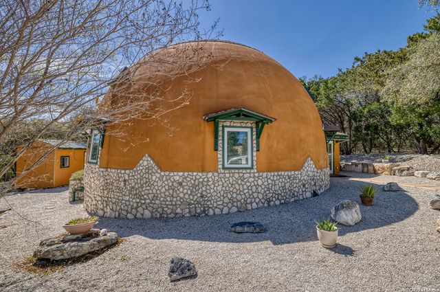 496 County Road 246, Hondo, TX 78861