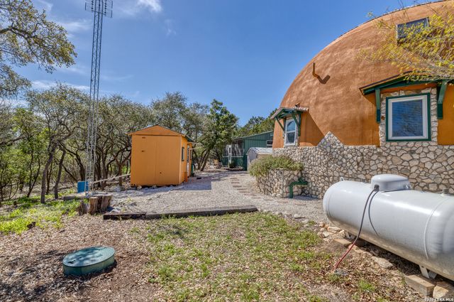 496 County Road 246, Hondo, TX 78861