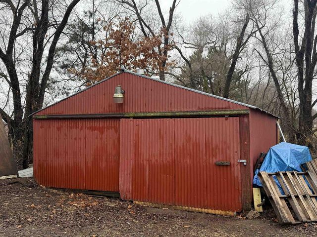 33782 HWY 130, Lone Rock, WI 53556