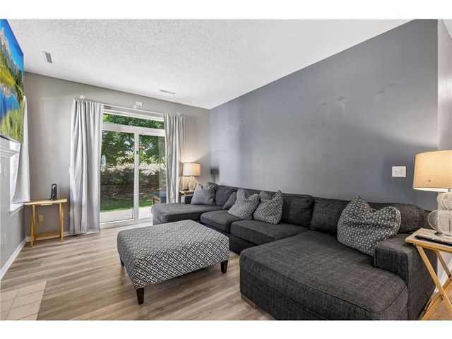 1673 Countryside Drive, Shakopee, MN 55379