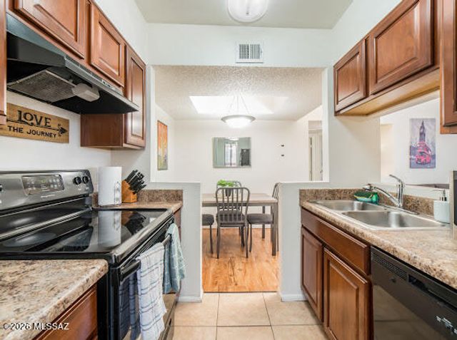 1745 E Glenn St Apt 217, Tucson, AZ 85719