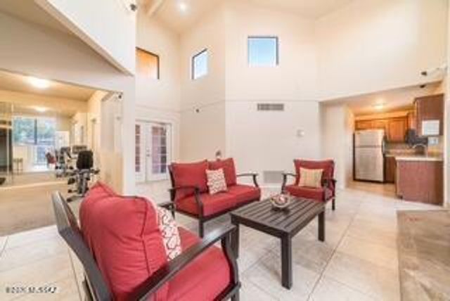 1745 E Glenn St Apt 217, Tucson, AZ 85719