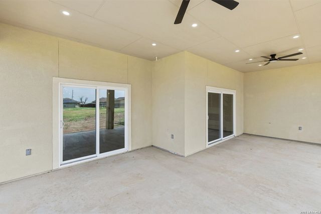 13003 Pueblo Nuevo Dr, Atascosa, TX 78002