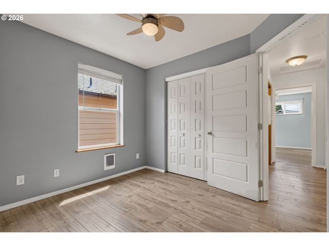 4854 A St, Springfield, OR 97478