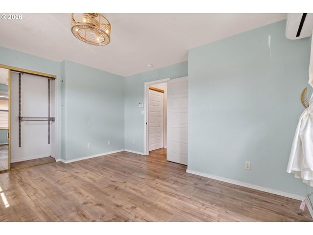 4854 A St, Springfield, OR 97478